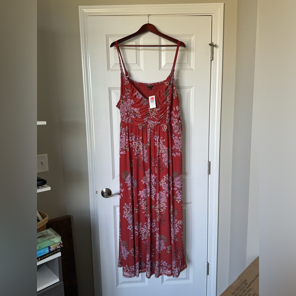 NWT TORRID pleated floral sundress. Size 4 (26w) - Picture 4 of 7